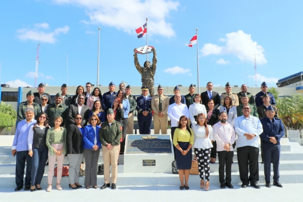 Estudiantes Maestría Defensa y Seguridad Nacional visitan Comandancia General Fuerza Aérea de República Dominicana.