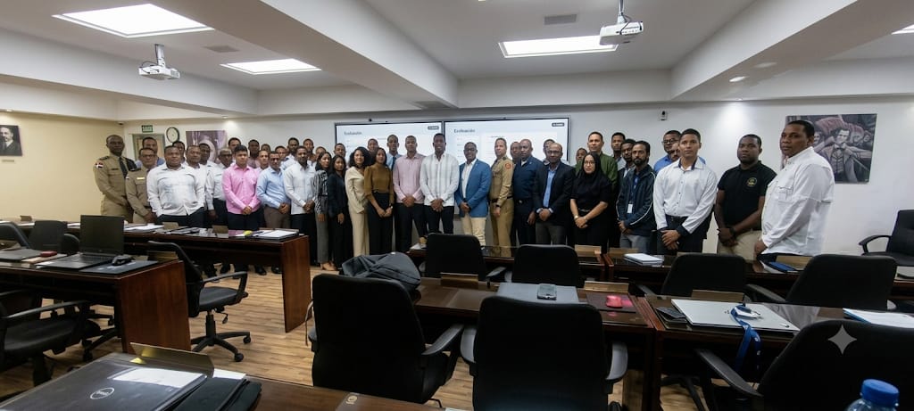 La Escuela de Graduados de Altos Estudios Estratégicos (EGAEE), continúa desarrollando con éxito el IX Diplomado de Ciberseguridad y Ciberdefensa. En esta ocasión, culminó el Módulo II: Fundamentos de las Tecnologías de la Información y la Comunicación (TIC).